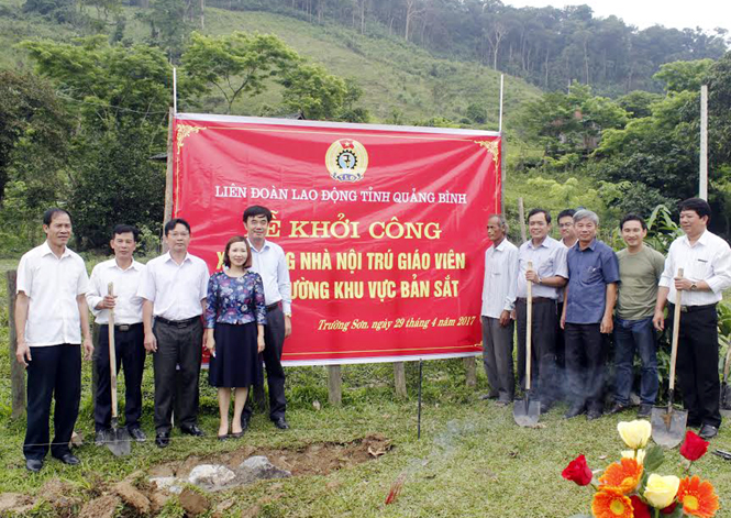 Khởi công xây dựng nhà nội trú cho giáo viên tại bản Sắt