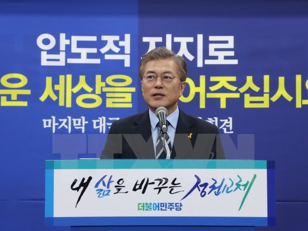 Chủ tịch nước gửi điện mừng tân Tổng thống Hàn Quốc Moon Jae-​in