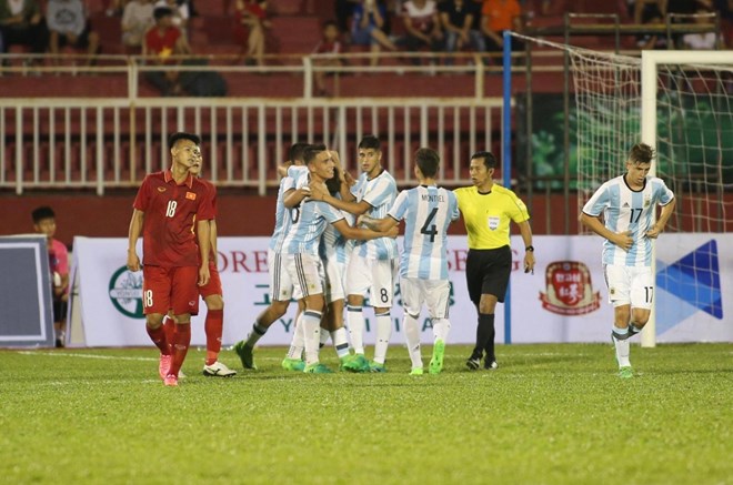 Hà Đức Chinh lập công, U20 Việt Nam thua đậm U20 Argentina