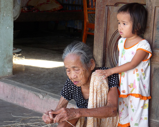 Con về thăm mẹ chiều nay