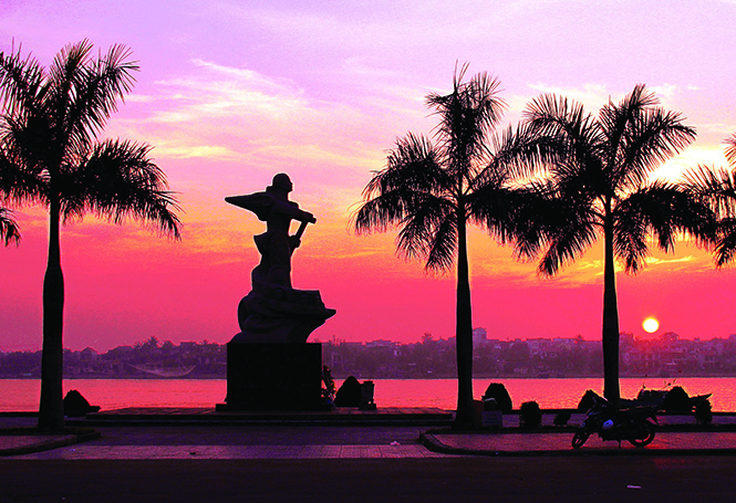 Bình minh Nhật Lệ