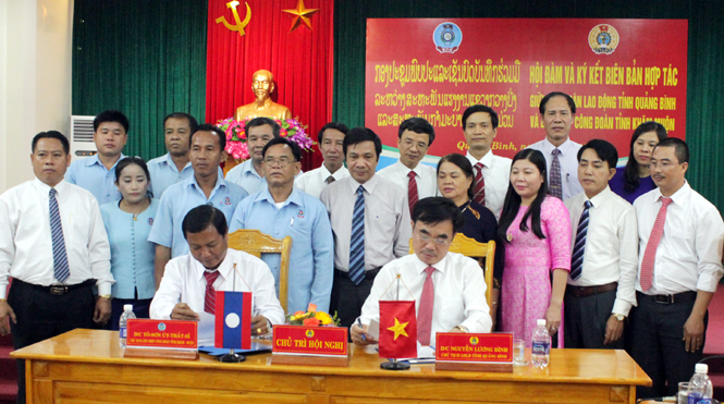 Liên đoàn Lao động tỉnh hội đàm và ký kết biên bản hợp tác với Liên hiệp Công đoàn tỉnh Khăm Muộn