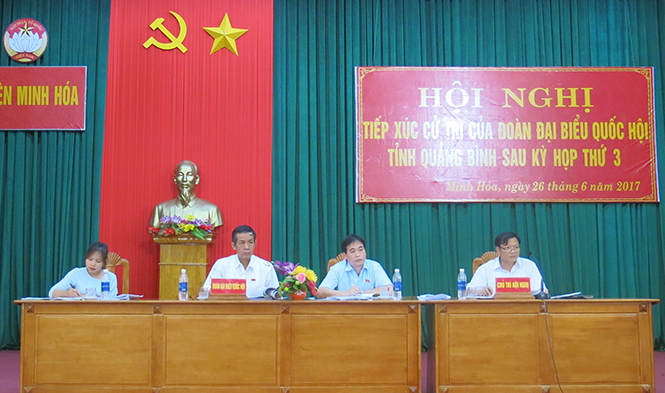 Đoàn đại biểu Quốc hội tỉnh tiếp xúc cử tri