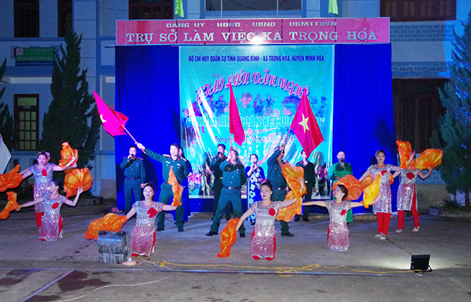 Hát dưới trời mưa