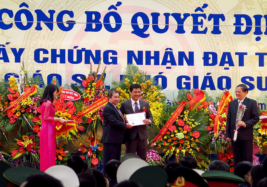 Xét tiêu chuẩn GS, PGS: Công khai, có đối thoại và tranh luận