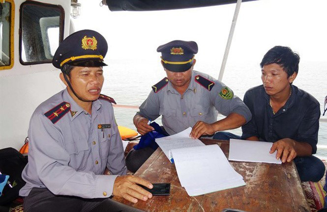 Xử lý nghiêm tàu giã cào ngoại tỉnh vi phạm vùng biển ven bờ