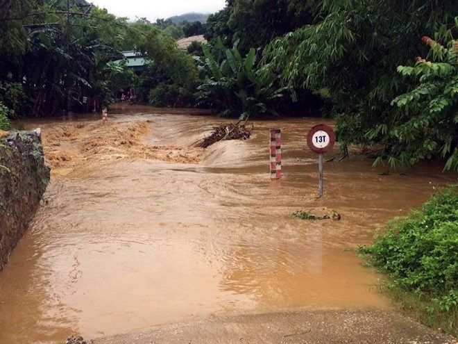 Chủ động ứng phó với áp thấp nhiệt đới đang mạnh lên trên Biển Đông