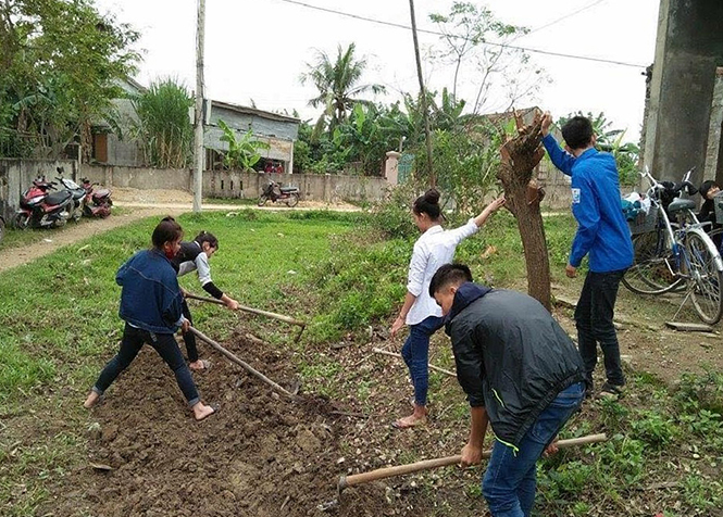 Khi thầy giáo làm tình nguyện