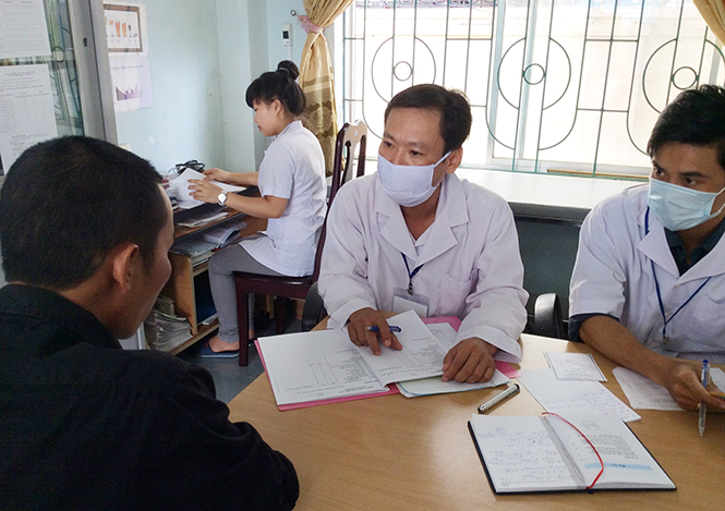 Điều trị nghiện bằng Methadone: Khó chồng khó