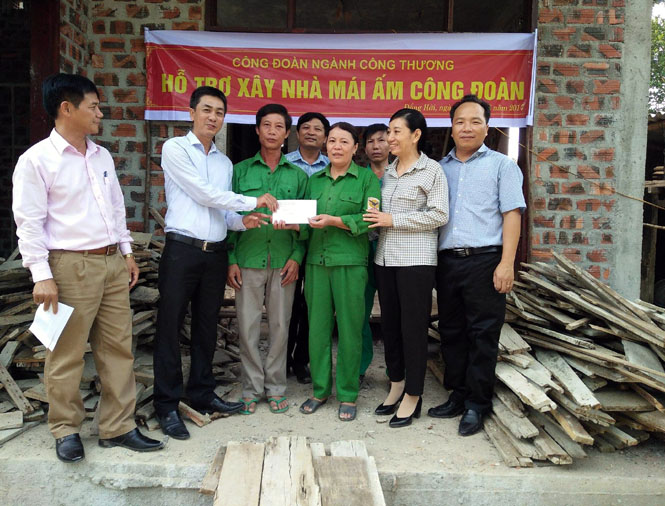 Công đoàn ngành Công thương hỗ trợ xây dựng nhà mái ấm công đoàn