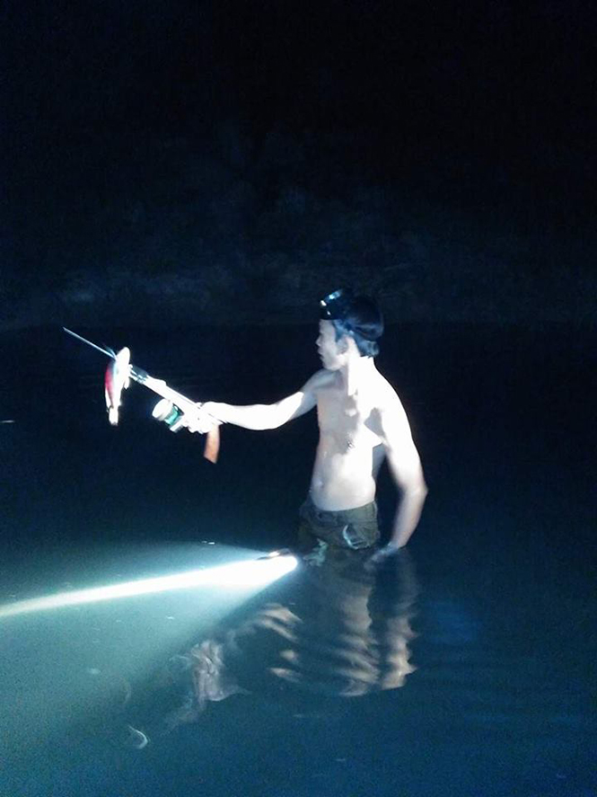 Săn cá đêm