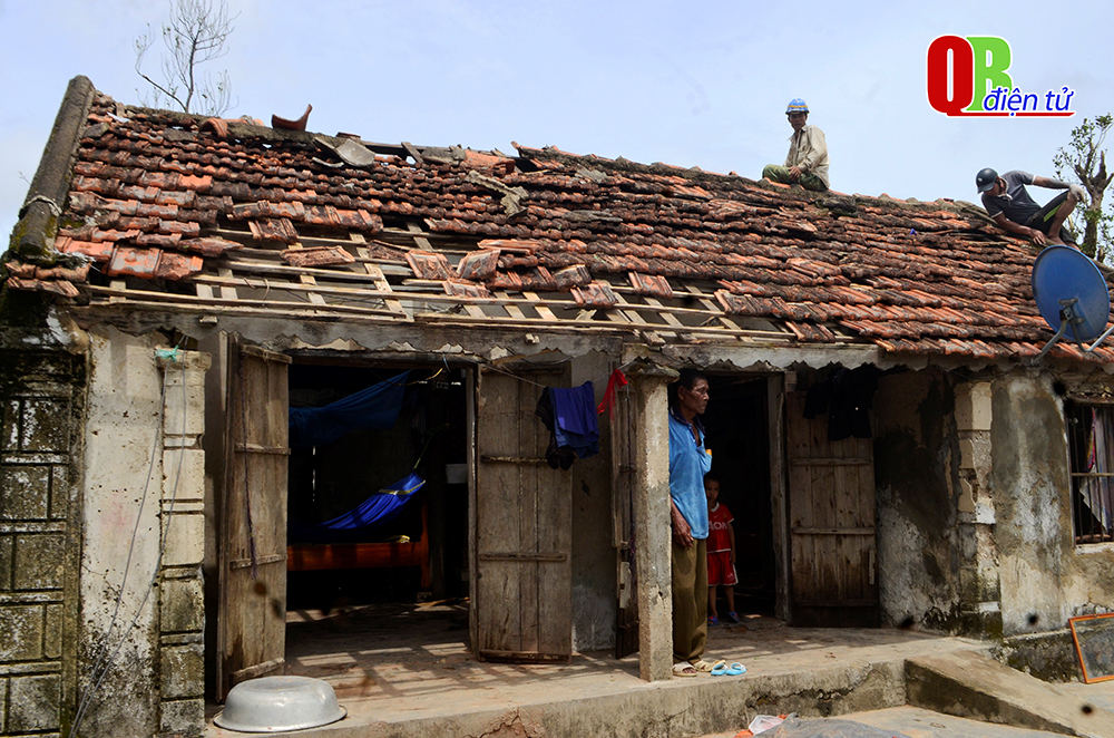 Về nơi tâm bão