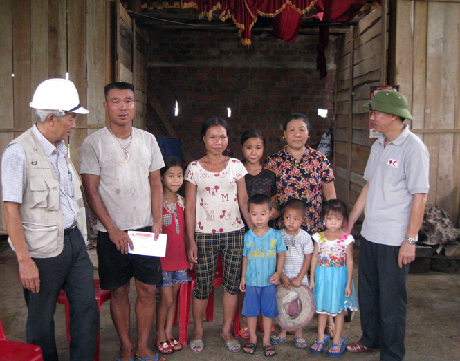 Hội Chữ Thập đỏ cứu trợ khẩn cấp cho người dân bị thiệt hại