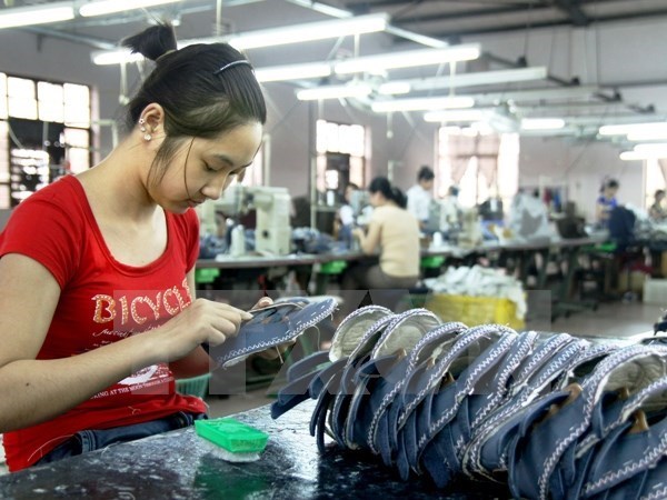 Lương tối thiểu ở Việt Nam: "Méo mó" vì phải gánh nhiều trọng trách