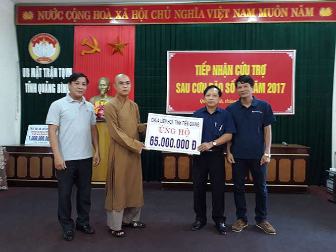 Chùa Liên Hoa (Tiền Giang) hỗ trợ tỉnh ta khắc phục thiên tai