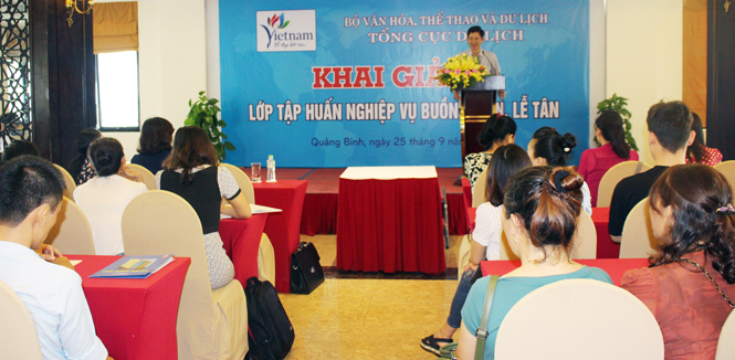 150 nhân viên khách sạn tham dự tập huấn nghiệp vụ buồng, bàn, lễ tân