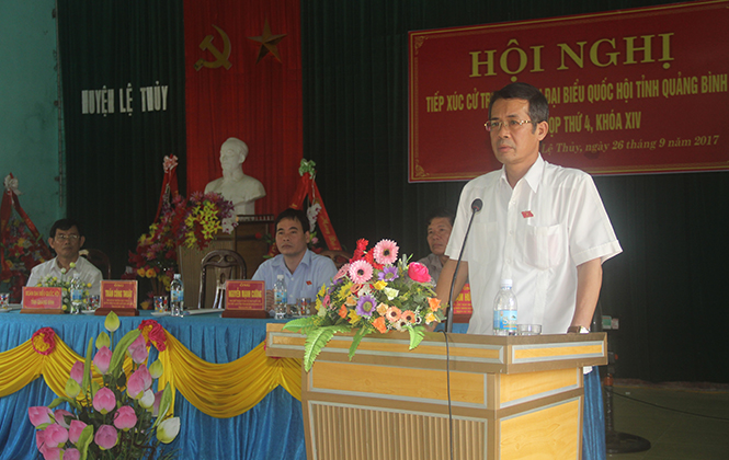 Đoàn đại biểu Quốc hội tỉnh tiếp xúc cử tri trước kỳ họp thứ 4