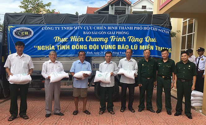 Chung tay hỗ trợ khắc phục hậu quả bão số 10