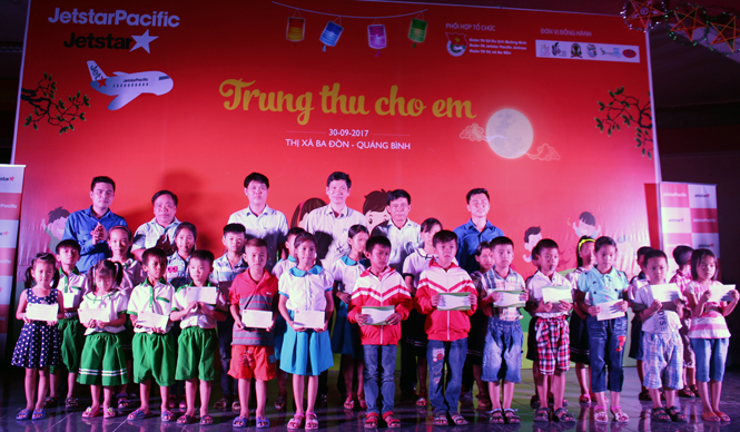 Tổ chức Tết Trung thu cho thiếu nhi thị xã Ba Đồn
