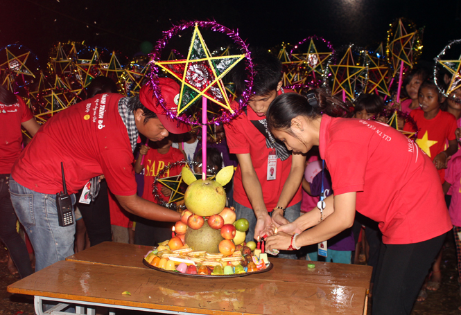 Bản Lòm... Trung thu đến sớm