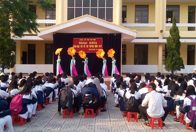Trường THPT Phan Đình Phùng (TP. Đồng Hới): Đưa Toán học đến gần với học sinh
