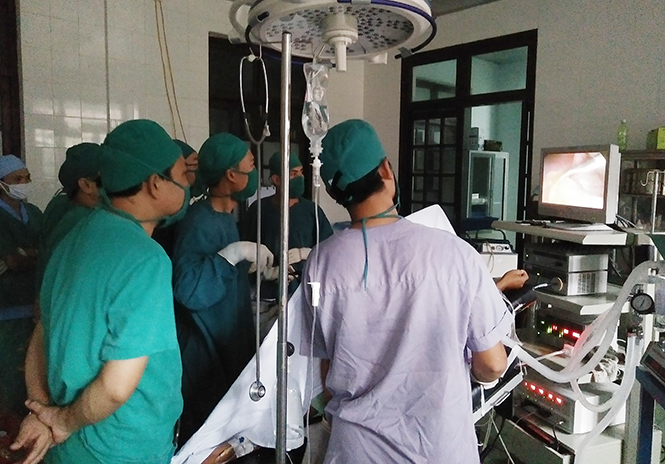 Chuyển giao kỹ thuật cắt sỏi túi mật nội soi