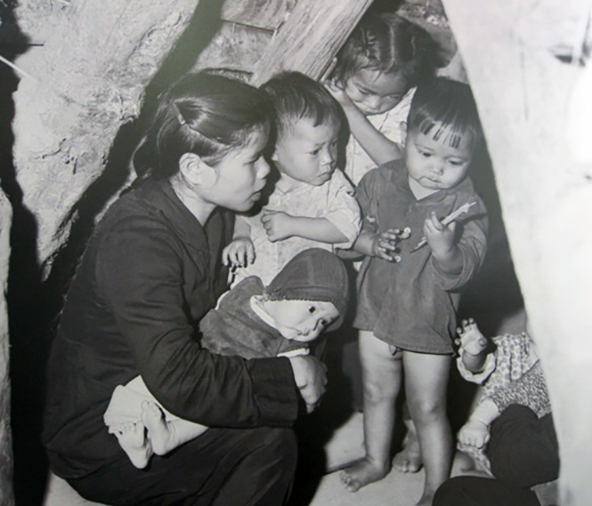 "O giữ trẻ ở một vùng tuyến lửa"