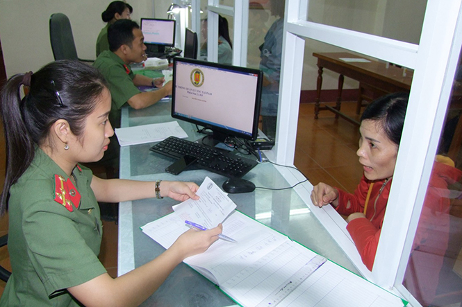 Chi bộ Phòng Quản lý xuất nhập cảnh: Tăng cường công tác xây dựng, chỉnh đốn Đảng