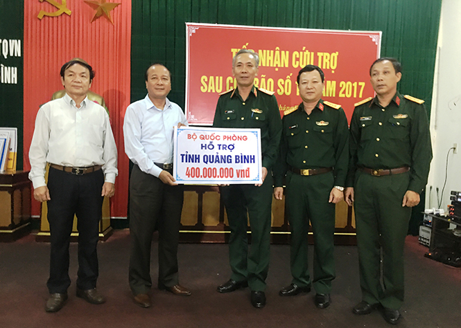 Bộ Quốc phòng hỗ trợ Quảng Bình khắc phục hậu quả thiên tai