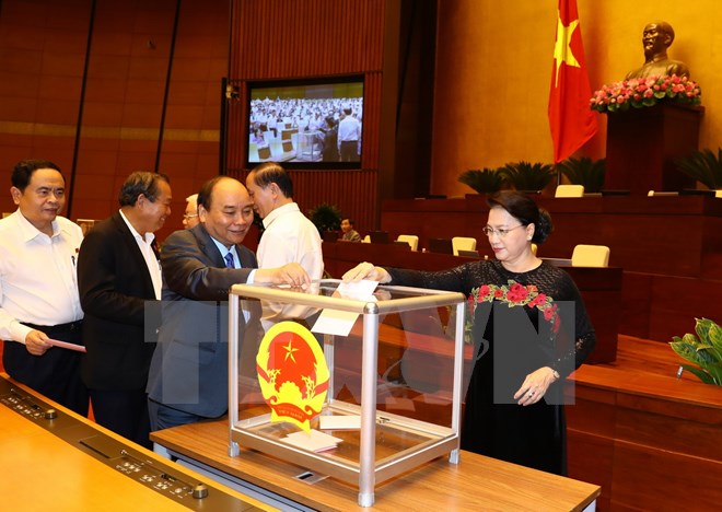 Quốc hội bỏ phiếu phê chuẩn bổ nhiệm hai thành viên Chính phủ