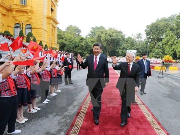 Việt Nam-Trung Quốc ký kết và trao 19 văn kiện hợp tác