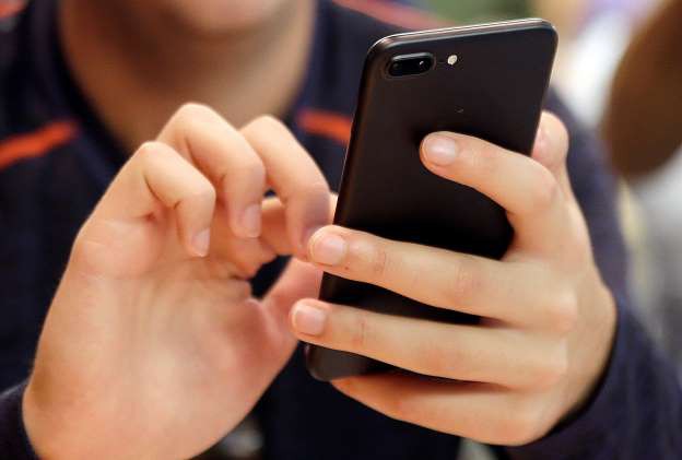 Chưa bao giờ dân tình nghiện mạng xã hội như bây giờ