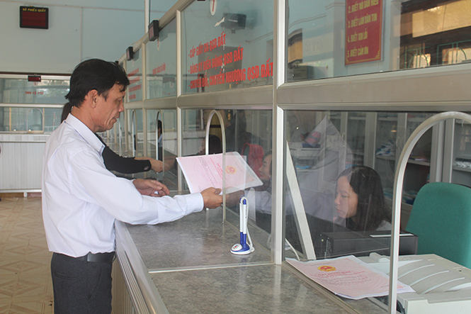 Lệ Thủy: Giải quyết thủ tục hành chính đất đai qua mạng
