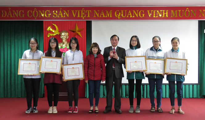 Ra quân các đội tuyển dự thi học sinh giỏi Quốc gia năm học 2017-2018
