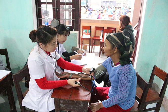 Đoàn Khối các cơ quan tỉnh tổ chức chương trình tình nguyện tại bản Rào Con