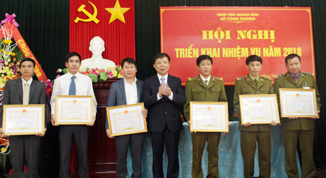 Hoạt động công nghiệp, thương mại duy trì tốc độ tăng trưởng