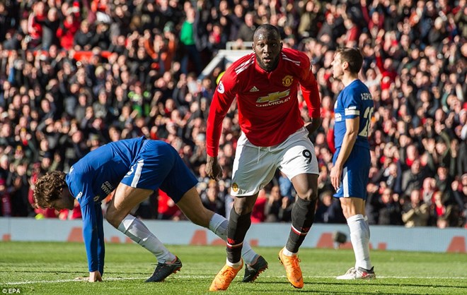 M.U ngược dòng hạ Chelsea, đòi lại ngôi nhì từ Liverpool