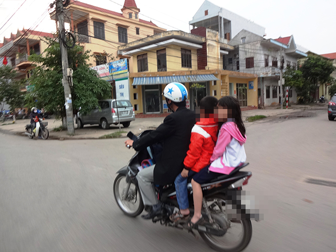 10 năm thực hiện quy định đội mũ bảo hiểm: Bức tranh hai mặt