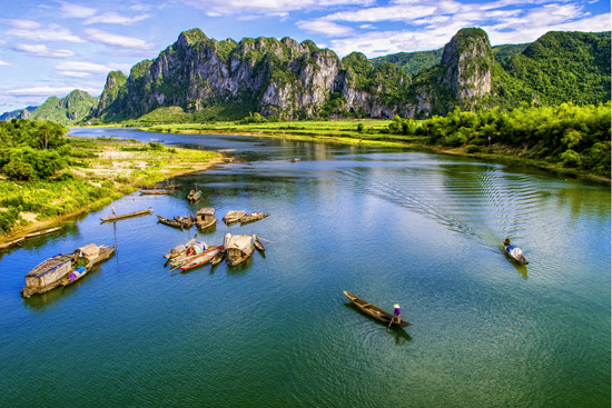 Thị xã ngã ba sông