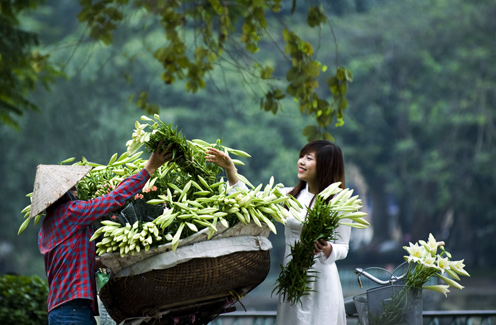 Tháng Tư