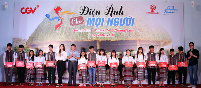 Chiếu phim miễn phí cho học sinh dân tộc thiểu số