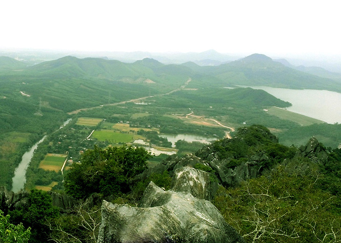 Núi Thần Đinh