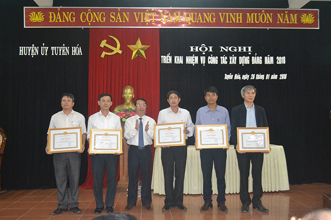 Tiếp tục đổi mới công tác kiểm tra, giám sát và thi hành kỷ luật Đảng