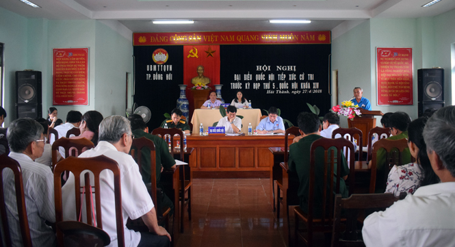 Đại biểu Quốc hội tiếp xúc cử tri trước kỳ họp thứ 5
