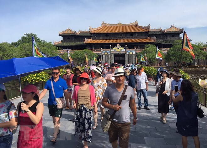 Huế dùng công nghệ thực tế ảo giúp du khách trải nghiệm Hoàng cung