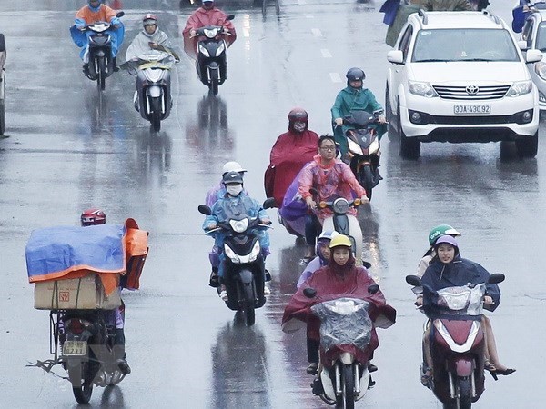 Chiều tối và đêm 2-5, Bắc Bộ chuyển mưa dông, có thể có tố lốc
