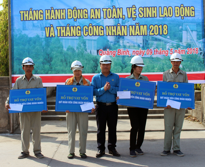Phát động Tháng hành động ATVSLĐ và Tháng Công nhân năm 2018