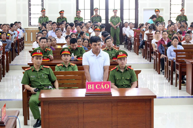 20 năm tù cho nguyên công chức địa chính xã Hoàn Trạch chiếm đoạt tiền của dân