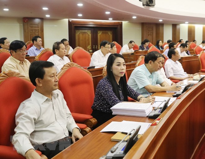 Ý kiến người dân: Công tác cán bộ chưa thực thi "kỷ luật thép"