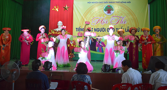 Sôi nổi phong trào 'Tuổi cao gương sáng'